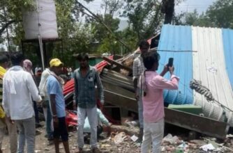 Big Painful Accident: Container crushed many vehicles… 12 died on the spot