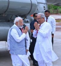 PM Breaking: CM warmly welcomed PM Modi…see VIDEO
