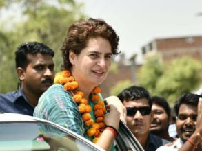 BJP Poster Bar: For the first time, the ruling party decorated the city for the opposition… See how the BJP got the posters to welcome Priyanka Gandhi…