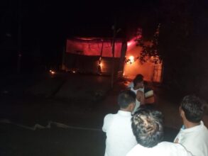 Motorcycle Showroom Fire: Big news...! Fierce fire broke out in Mahesh Motors showroom of Lormi late night