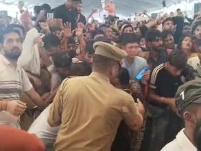 Bageshwar Dham Darbar: Big news...! Crowd- stampede- fainting in the program of Bageshwar Wale Baba... 10 people serious