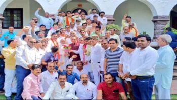Congress: Shock to Congress...! Former MLA's son joins BJP with supporters...CM gives membership...view