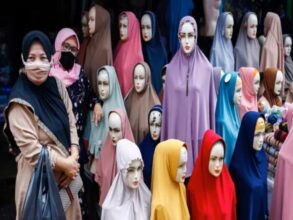 Dirty act of school management... 14 girl students were made bald due to hijab