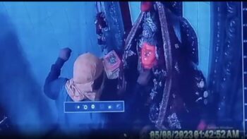 LIVE STOLEN RECORDS: Thief removing jewelery from God's idol happened live…watch VIDEO