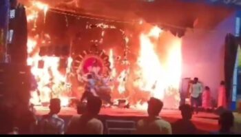 Ganesh Pandal Fire: Ganesh Pandal got burnt...! Fire broke out due to the flame of a lamp in an ice cave made of cotton...see the monstrous form of the fire VIDEO