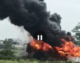 Fire Bus Breaking: Burning bus...! Whoever saw it shuddered...back to back VIDEO