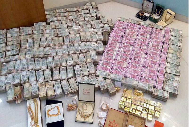 CCTV Camera Capture: Big news...! House servant absconds with Rs 35 lakh cash, jewelery worth Rs 1.5 crore, Innova car... see what happened next