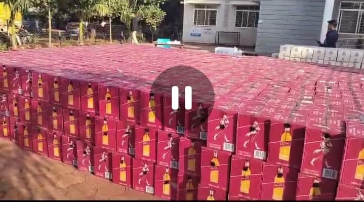 BIG Liquor Caught: Not 1-2, but 3 crore branded liquor containers seized...! Watch only liquor and liquor VIDEO