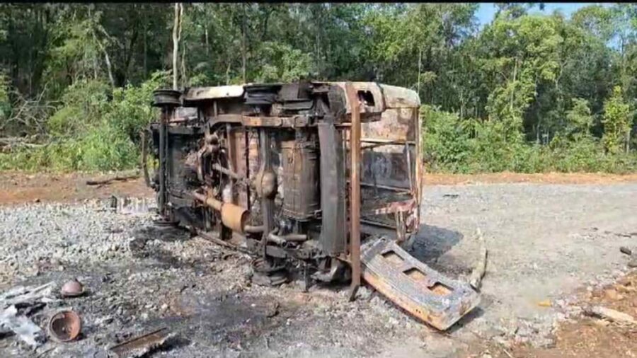 NAKSALI KARTUT: Big news from Sukma...! Vehicles were set on fire…4 villagers were killed…see VIDEO