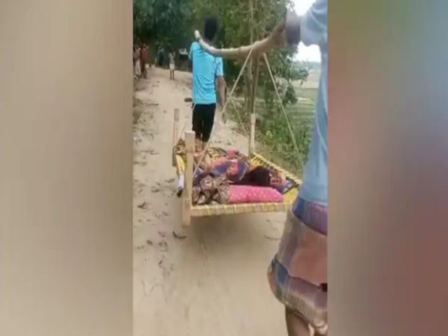 Worst Road: A very sad incident from Malda...! If only there was a road in the village, perhaps my wife's life would have been saved...see VIDEO