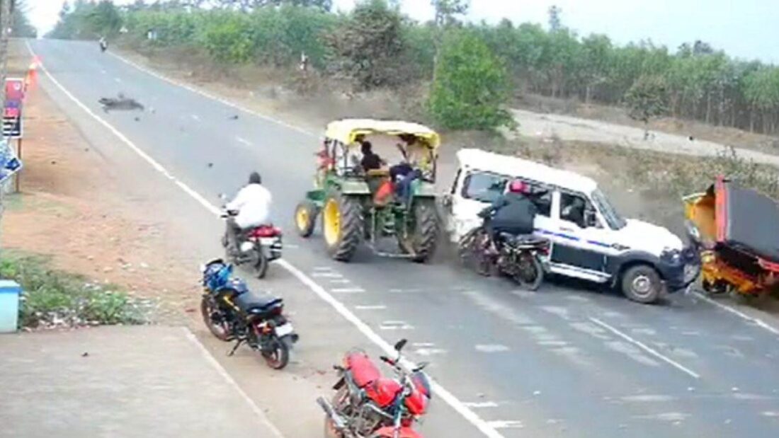 Horrific Road Accident: Heart-wrenching accident on Chhattisgarh-Orissa border...! 7 people died in the blink of an eye...watch back to back VIDEO