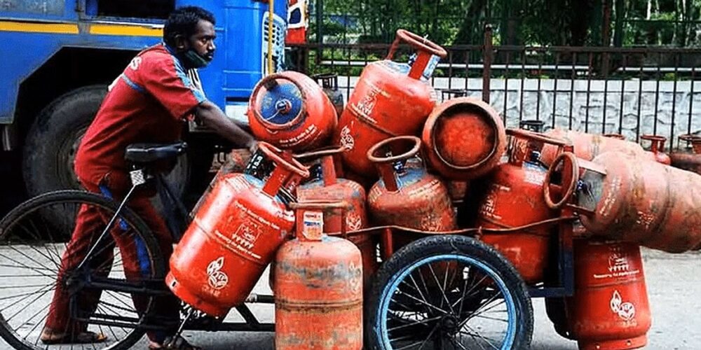 LPG Subsidy: Useful news…! ₹300 discount on LPG cylinder from April 1...check details