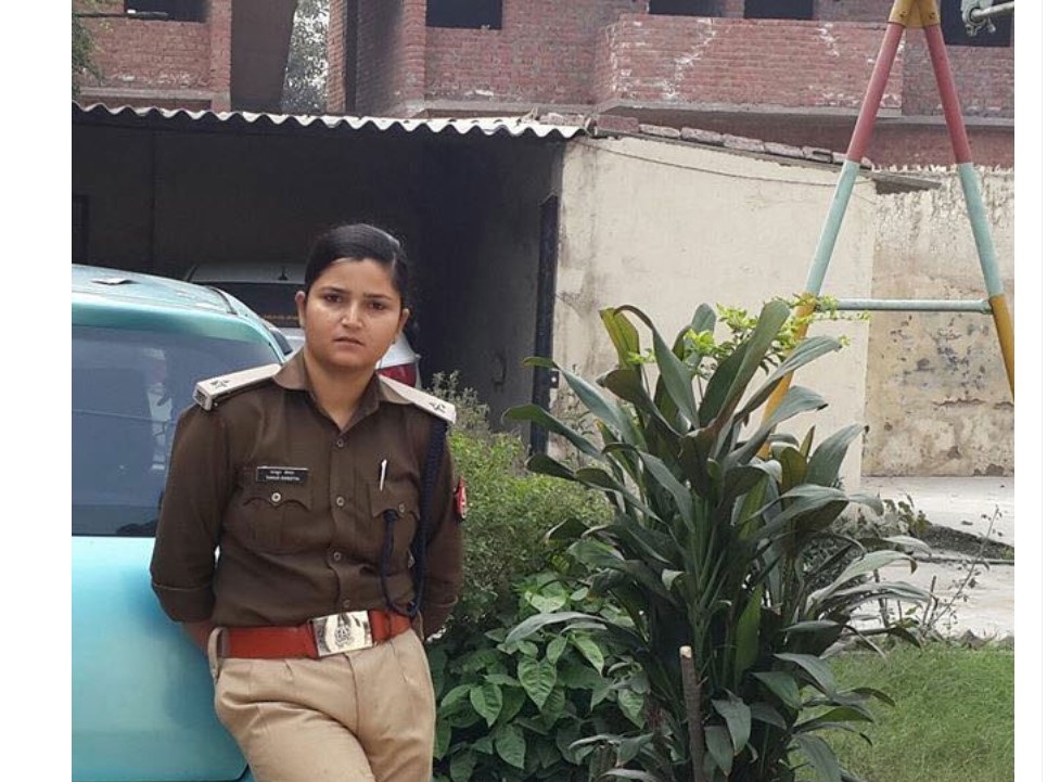 Matrimonial Site: Big breaking...Fraud with Deputy SP...! IRS faked marriage with a 'dastardly' police officer...after knowing the reality the ground slipped under her feet