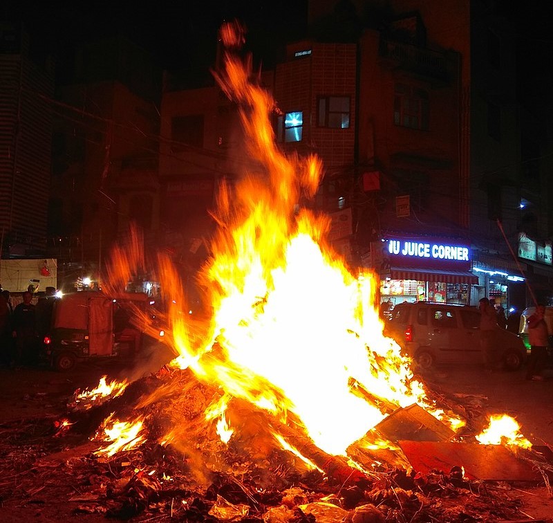 Holika Dahan: Holika Dahan in 9 auspicious times after 700 years...! Know the amazing coincidence here