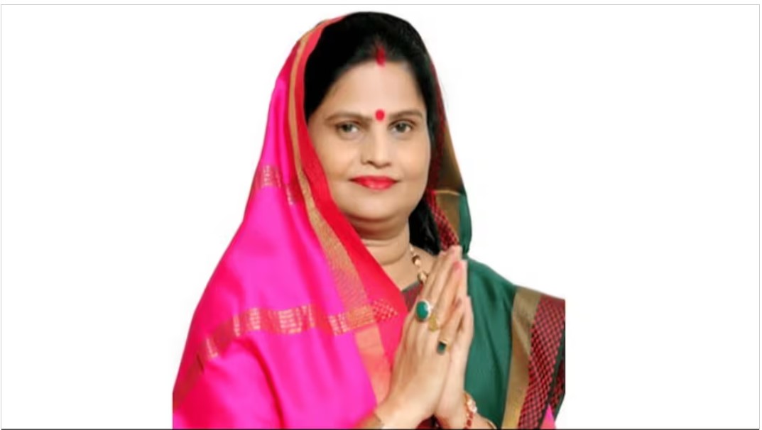 Lok Sabha Election 2024: Shock to INDIA alliance in Khajuraho...! Nomination of SP candidate Meira Yadav canceled... Know why the Commission took this decision...?
