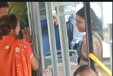 Viral Video: Woman seen in 'bikini' in Delhi bus… see what happened next VIDEO