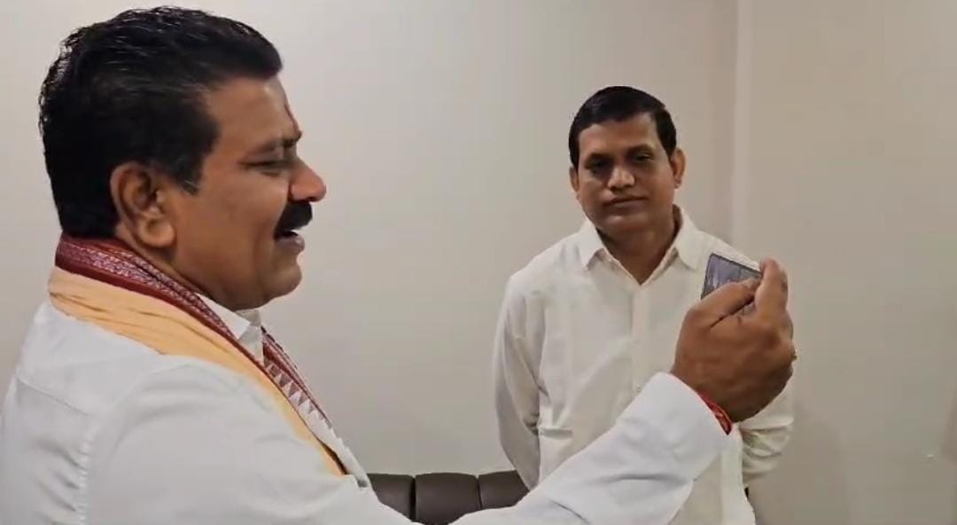 Big News: Big news…! Former Naxalite passed 10th… Deputy CM congratulated by making a video call… Watch VIDEO