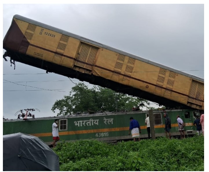 Kanchanjunga Express Accident : Big Breaking...! Major train accident in Bengal...many deaths, see video