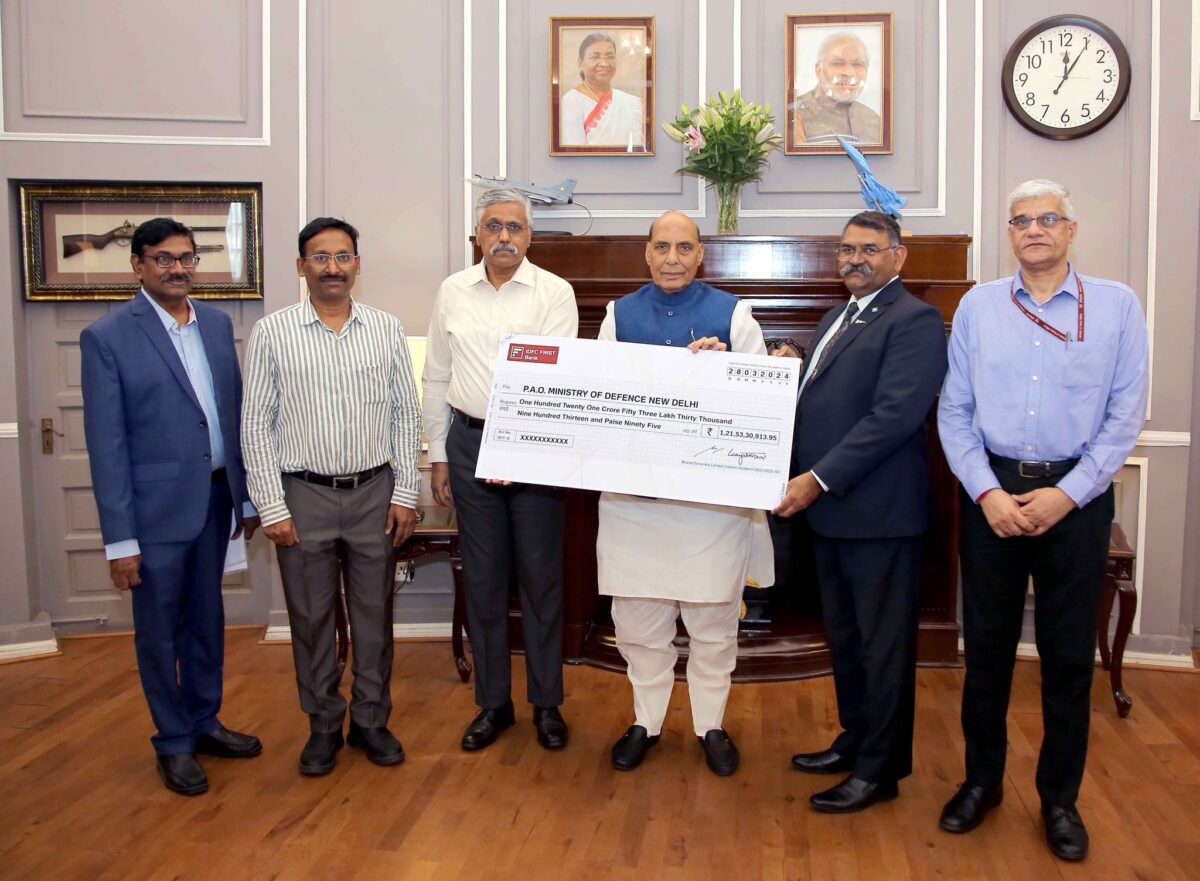 Bharat Dynamics Limited: This government company earned a lot of money...! A cheque of Rs 121 crore was handed over to Rajnath Singh