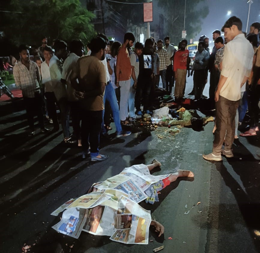 Bhopal Road Accident: Horrible accident…! Bus hits bike…4 died on the spot…VIDEO