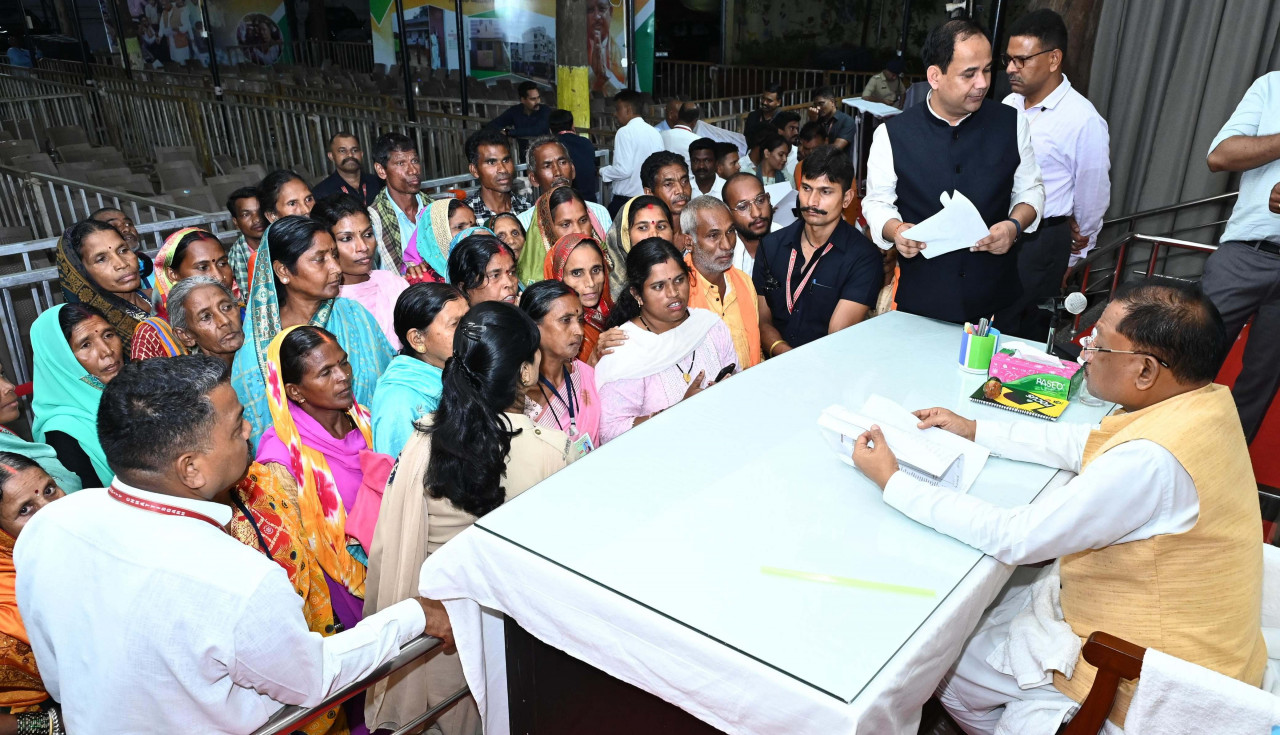 CM Jandarshan: Chief Minister Vishnu Dev Sai heard the problems of thousands of people in Jandarshan, provided motorized tricycles and other equipment to the disabled