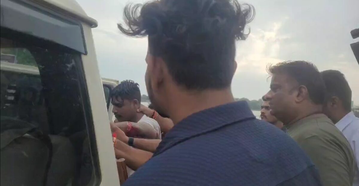 Raipur Marine Drive: The accused slit the girl's throat and jumped into the Telibandha pond... Police caught him through a boat... Watch back to back videos here