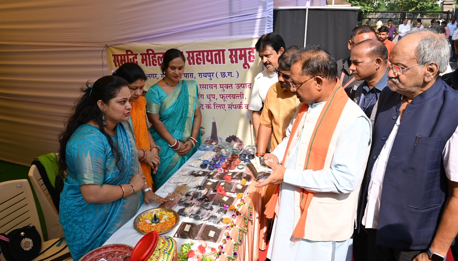 CG NEWS: A huge discount of 25% will be available on the purchase of Khadi clothes in Chhattisgarh, Chief Minister Vishnu Dev Sai made a big announcement on the occasion of Gandhi Jayanti