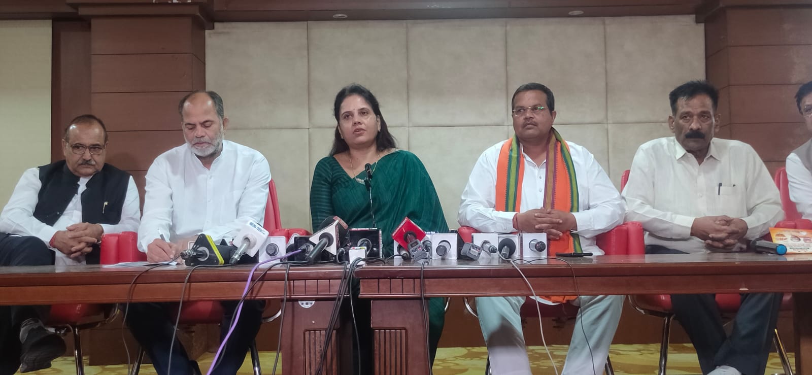 Press Talk's: In a press conference, Meenal, Mrityunjay, Sharma, Pandey and Tiwari fiercely attacked the Congress in view of the by-elections, saying... the development of the capital has been stalled for 15 years during the tenure of the Congress