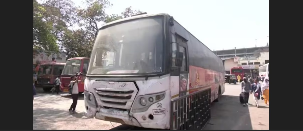 Rape in Bus: Big Breaking...! Girl raped in security cabin of bus...accused identified