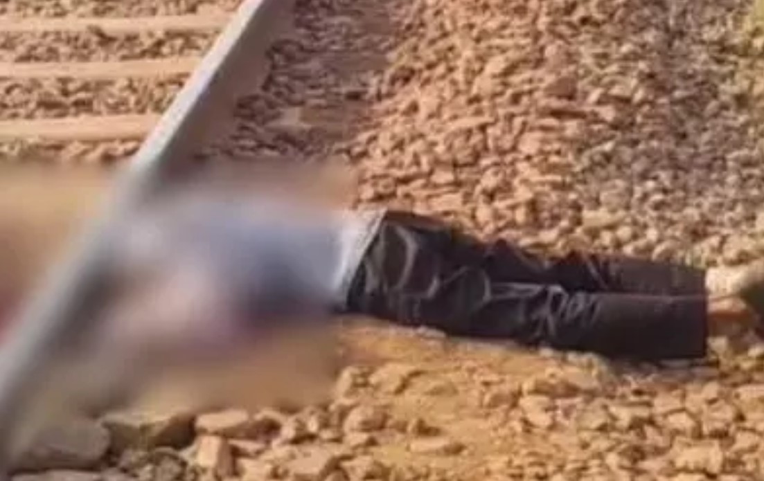 Young Man Suicide: A young man jumped in front of a train in Balod district...neck and torso severed...deceased not identified