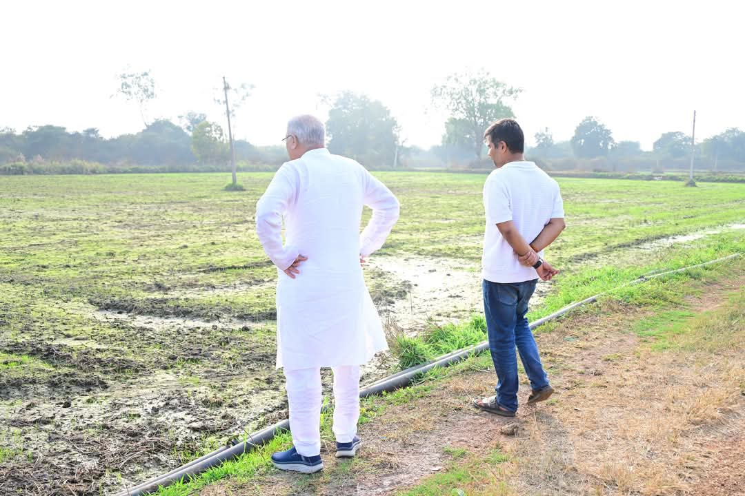 Theft in Ex CM: Theft in former Chief Minister Bhupesh Baghel's farm...brass taps and motor wires were cut and taken away