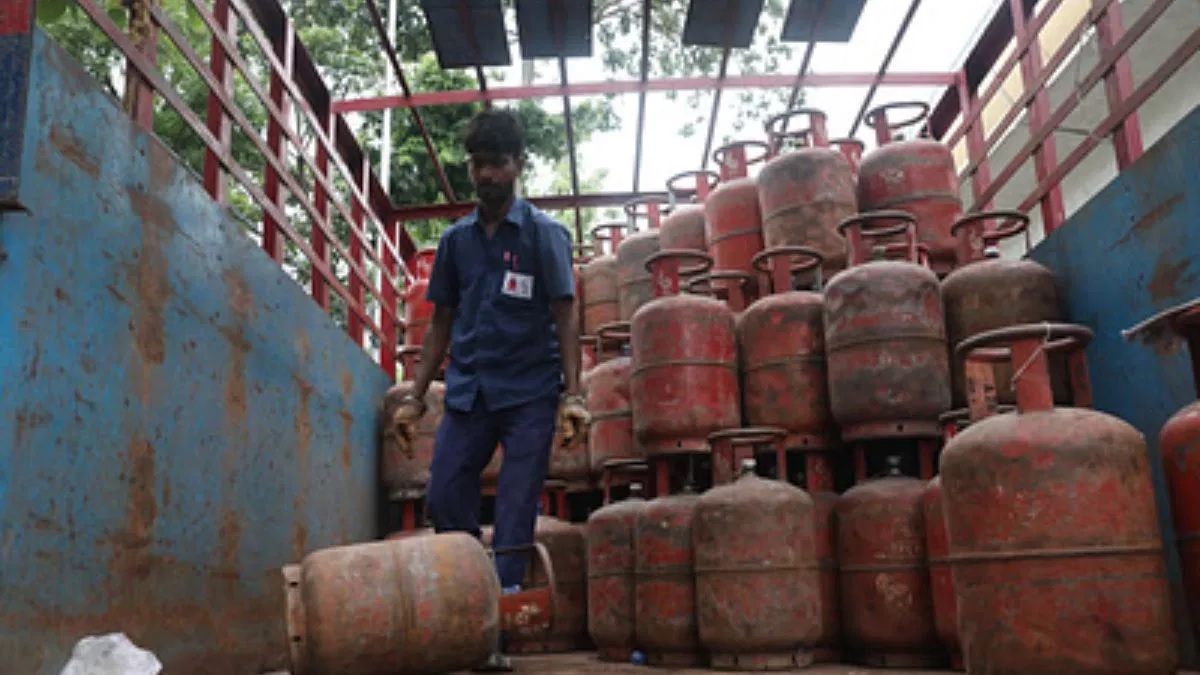 LPG Cylinder Price Cut: Cylinder became cheaper before the budget...see rate list here