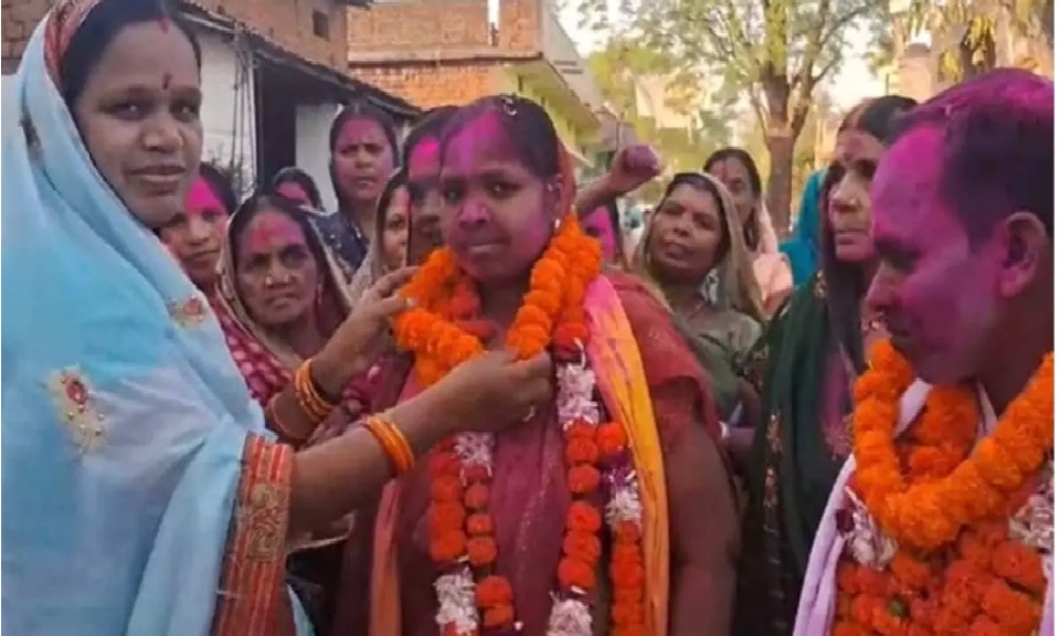 Female Sarpanch: Sad news from Balouda Gram Panchayat...! Newly elected female Sarpanch dies...had taken out a victory rally during the day... wave of mourning in the village