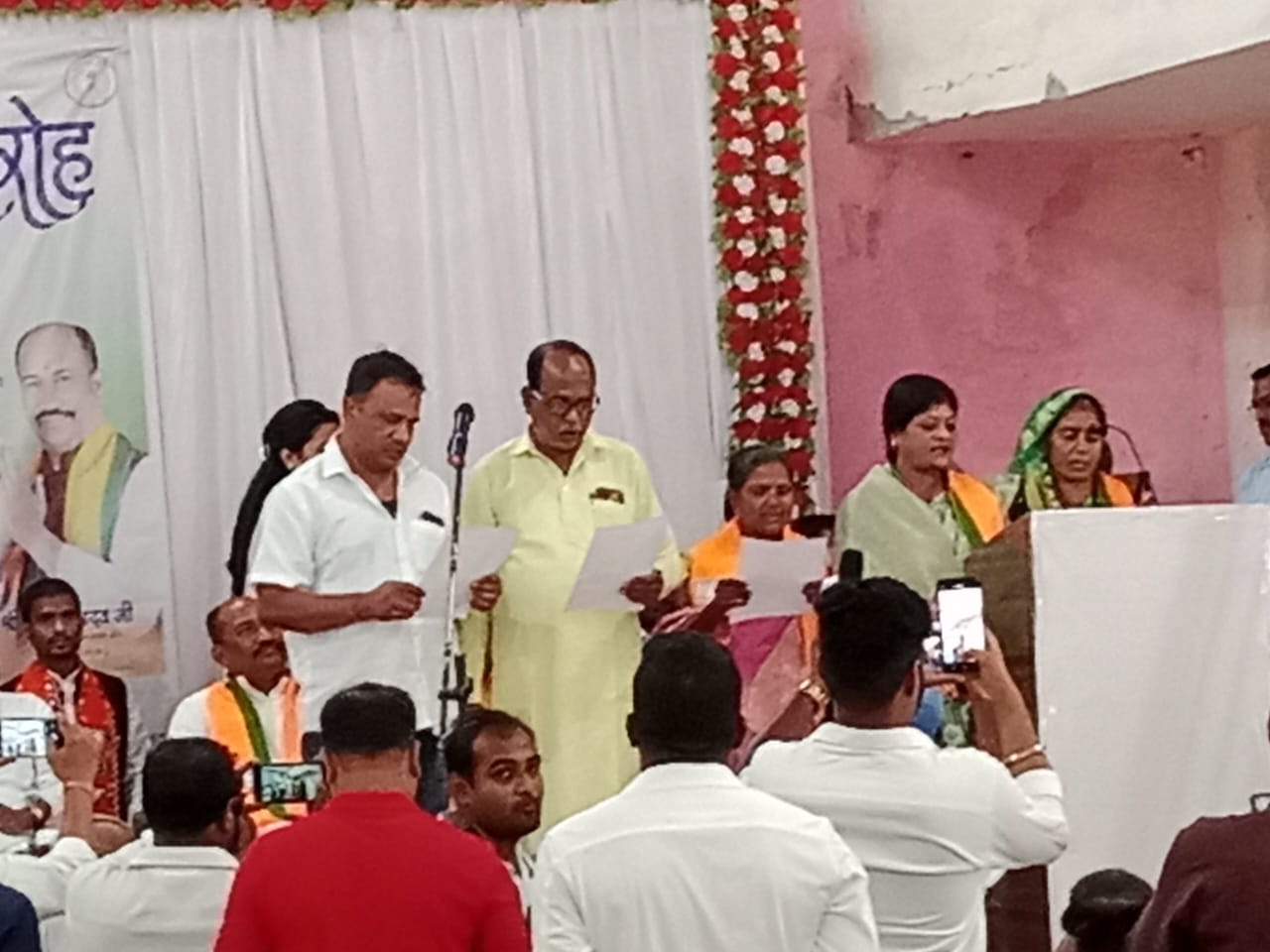 Oath Celebration: Newly elected BJP president of Mana Camp and 15 councilors took oath...Public representatives also said that they will discharge their duties honestly