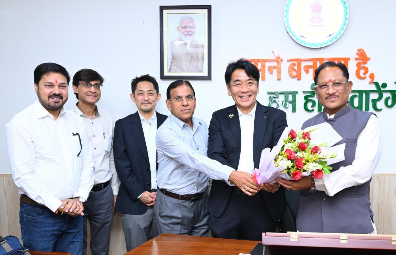 रायपुर : मुख्यमंत्री  विष्णु देव साय से जापान के प्रतिनिधिमंडल की सौजन्य मुलाकात…निवेश, तकनीकी सहयोग और औद्योगिक विस्तार को लेकर हुई विस्तृत चर्चा
