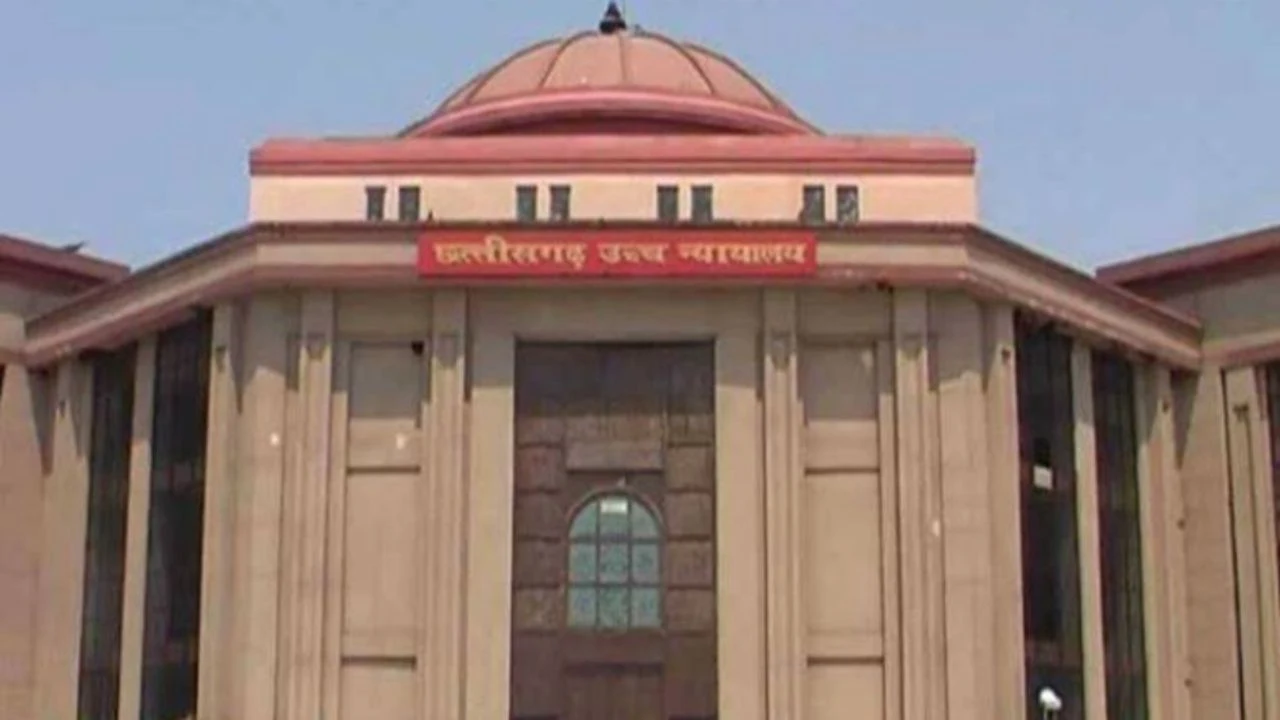 महासमुंद ट्रिपल मर्डर : पिता-पुत्र की उम्रकैद बरकरार, हाई कोर्ट ने सख्त लहजे में कहा- ऐसे जघन्य अपराध में नरमी दिखाना इंसाफ के खिलाफ