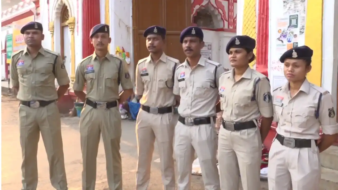 बस्तर में बड़ा बदलाव: खाकी की वापसी से बदली सुरक्षा और भरोसे की तस्वीर…कोंडागांव, कांकेर और बस्तर में दिखा नया सामाजिक संकेत