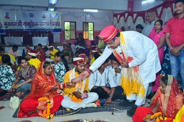 मुख्यमंत्री सामूहिक कन्या विवाह- दुर्ग में 19 जोड़े बंधे परिणय सूत्र में