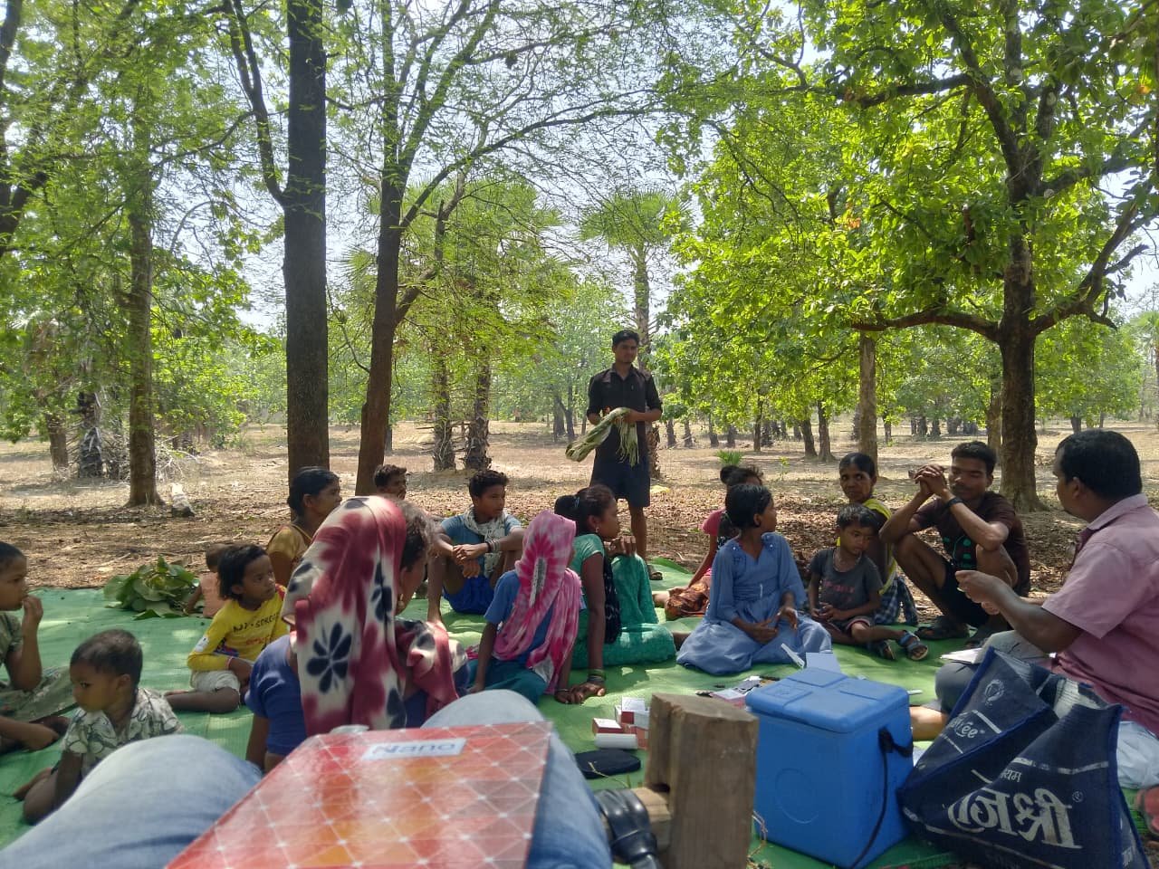 Bastar : जहाँ राशन और जरूरतों के लिए भी तय करना पड़ता है 40 किलोमीटर का सफर… वहाँ पहुँची उपचार की दस्तक
