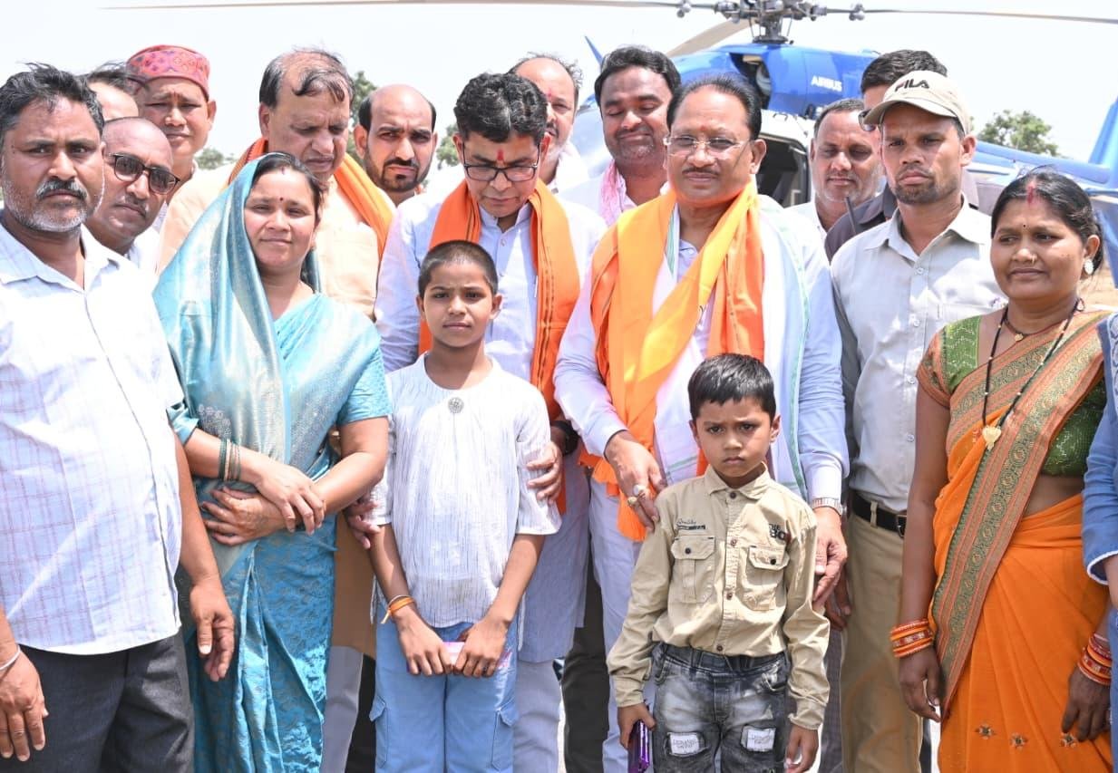 Chirayu Yojana से मिली नई जिंदगी, समीरा और नितिन ने मुख्यमंत्री को थैंक यू कार्ड देकर जताया आभार