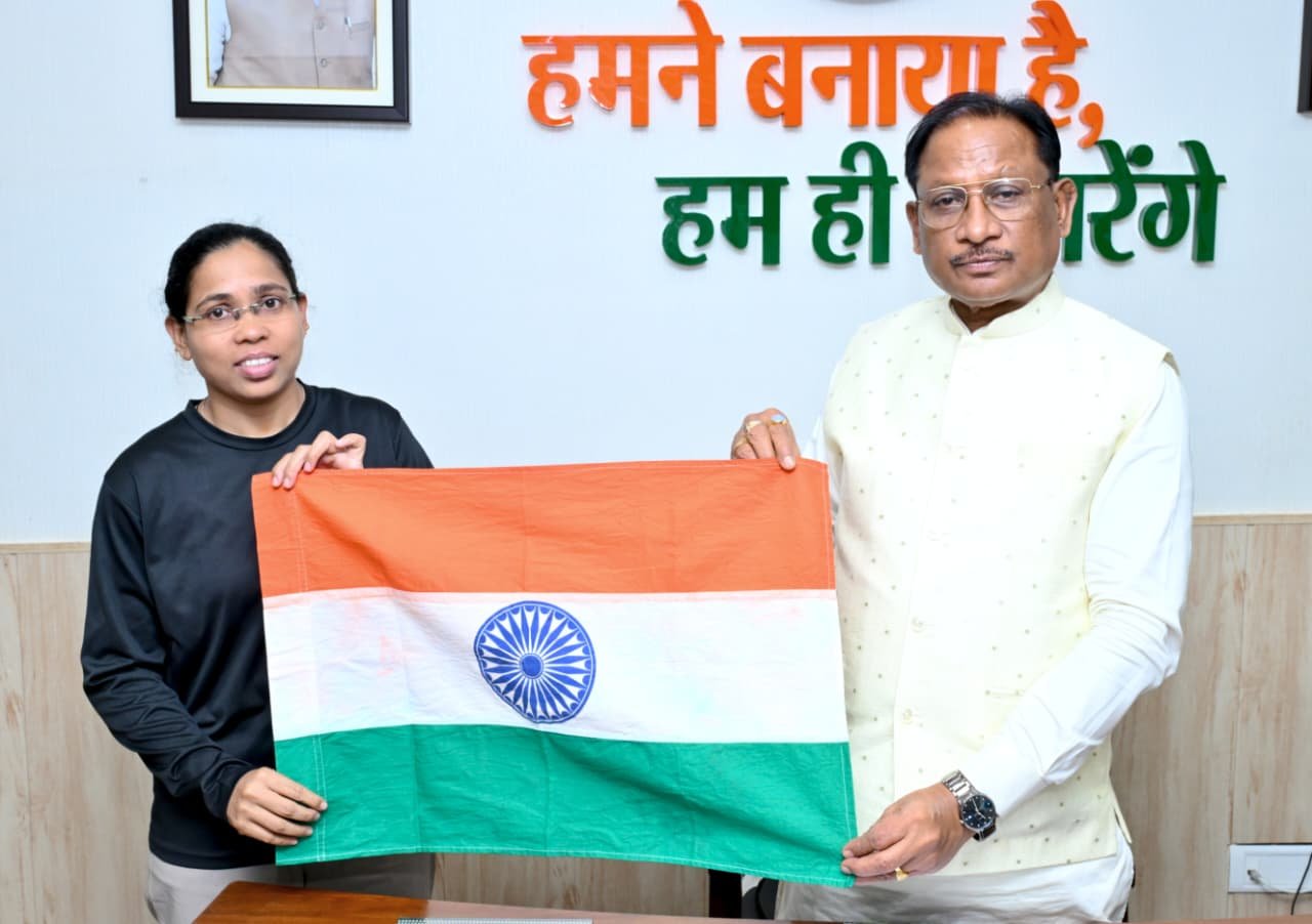 Mount Everest विजेता अमिता श्रीवास के स्वास्थ्य लाभ हेतु राज्य सरकार सजग, मुख्यमंत्री ने अधिकारियों को समन्वय कर हरसंभव सहायता सुनिश्चित करने के दिए निर्देश