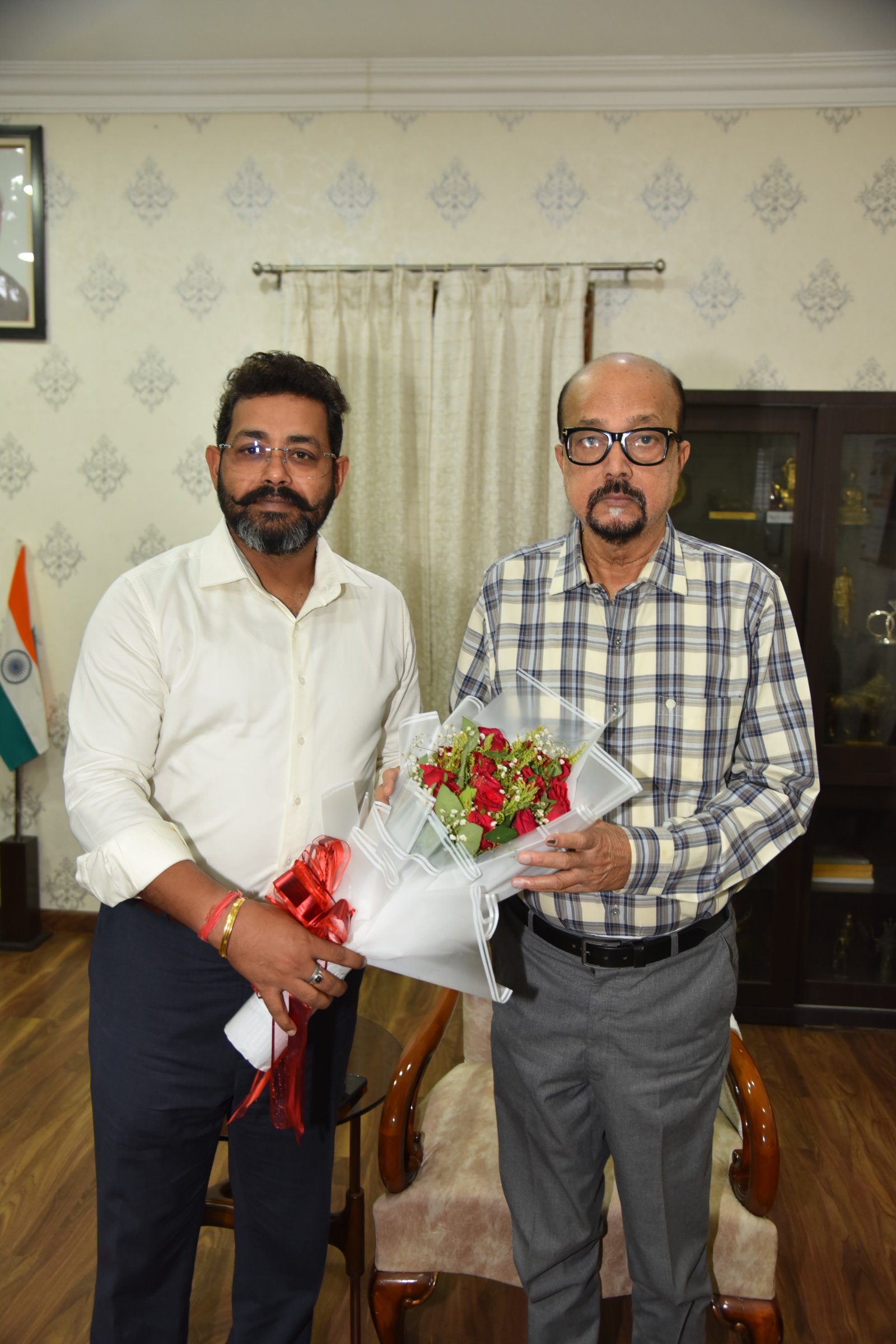 स्वास्थ्य सेवाओं पर महामहिम की सख्त नजर, ग्रामीण इलाकों तक पहुंचाने की नई रणनीति तैयार