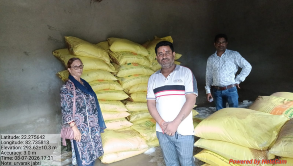 Fertilizer के अवैध भंडारण पर कृषि विभाग की कार्रवाई, 100 बोरी यूरिया जब्त